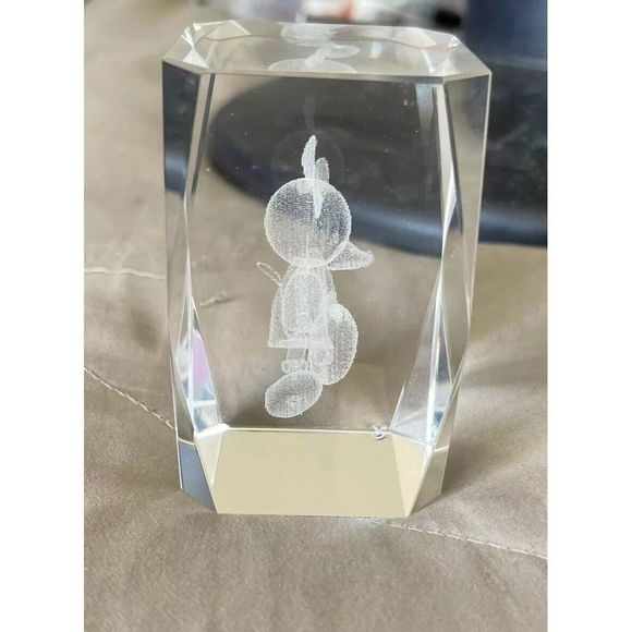 Disneyland Collection Disney Mickey Mouse 3D Laser Etched Hologram Crystal Cube - Picture 3 of 12